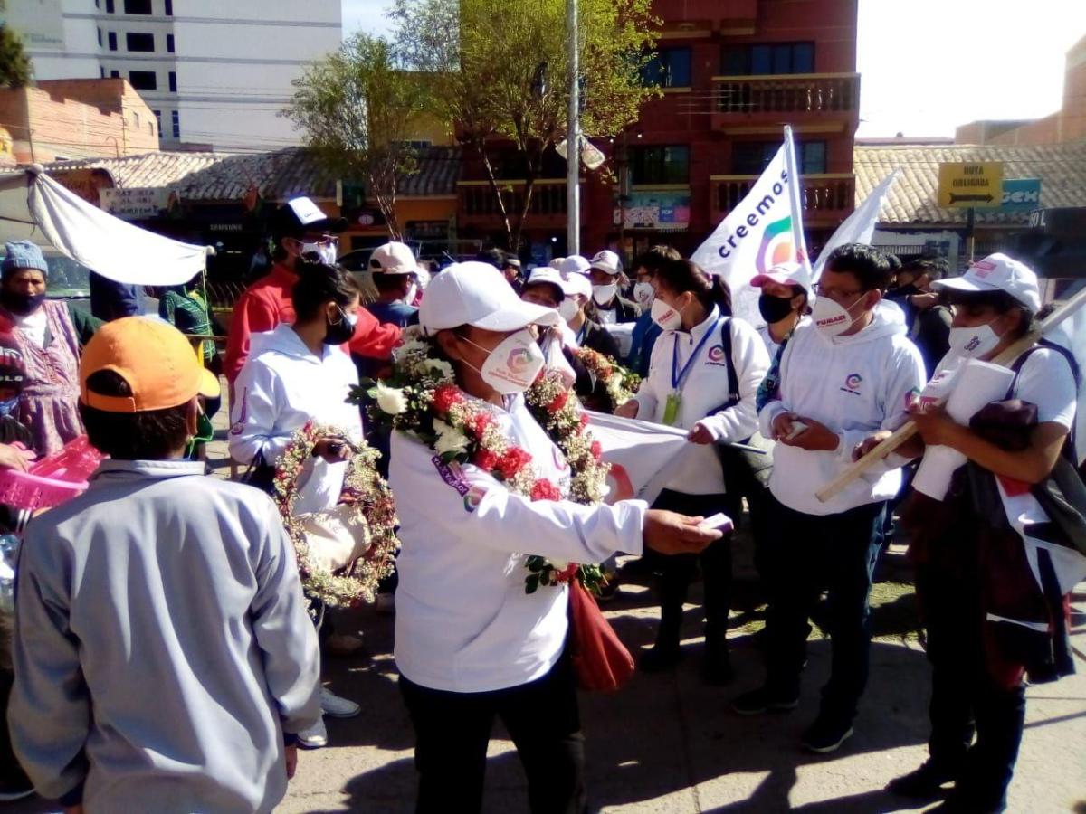 Zuleta recibe el cariño de la Feria Popular y gente grita «Potosí&nbsp;Federal»